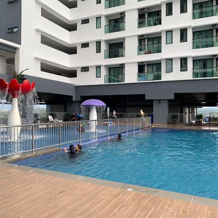 Mishal'S Homestay-Vista Bangi Studio Service Apartment Kajang Esterno foto