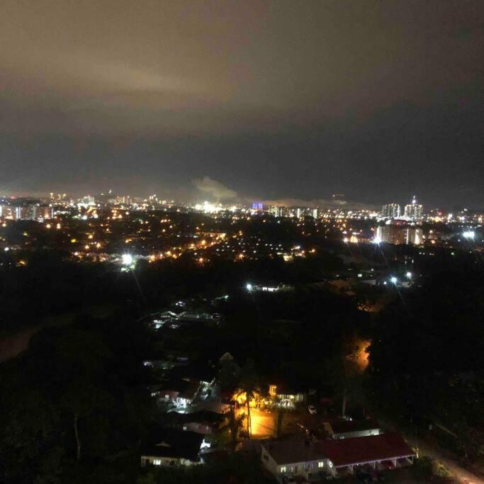 Mishal'S Homestay-Vista Bangi Studio Service Apartment Kajang Esterno foto