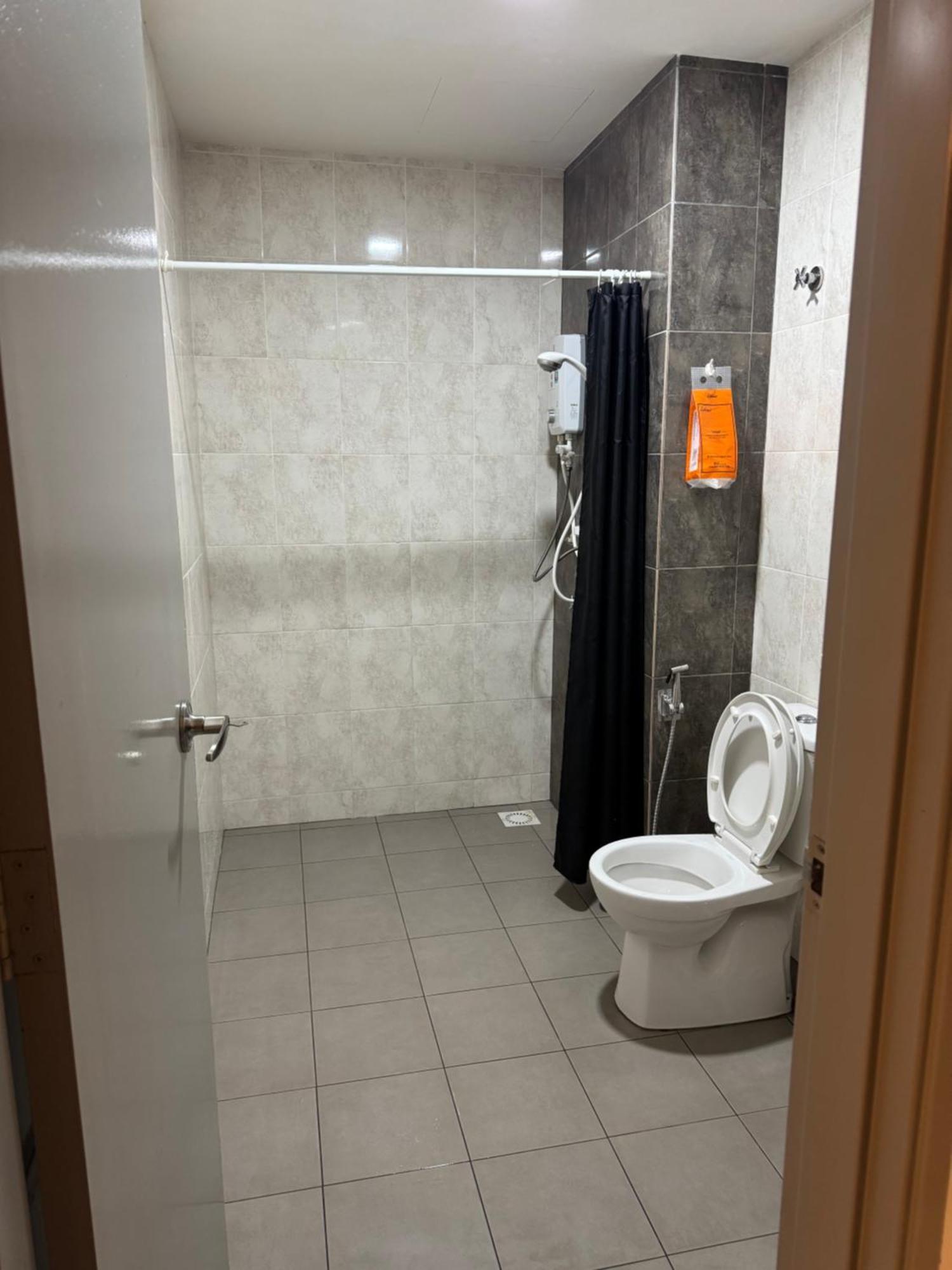 Mishal'S Homestay-Vista Bangi Studio Service Apartment Kajang Esterno foto
